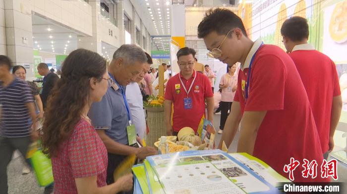 8月6日，2023年中国新疆(昌吉)种子展示交易会(简称种交会)暨种业发展论坛在新疆农业博览园开幕。(成石麟摄)